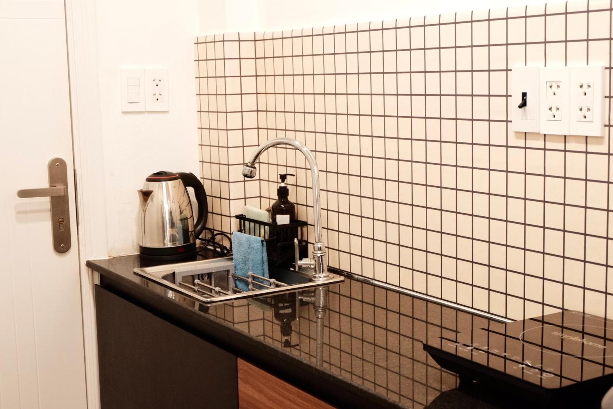 Cozy Minimalist Near Bui Vien Walking Street, District 1 Apartment